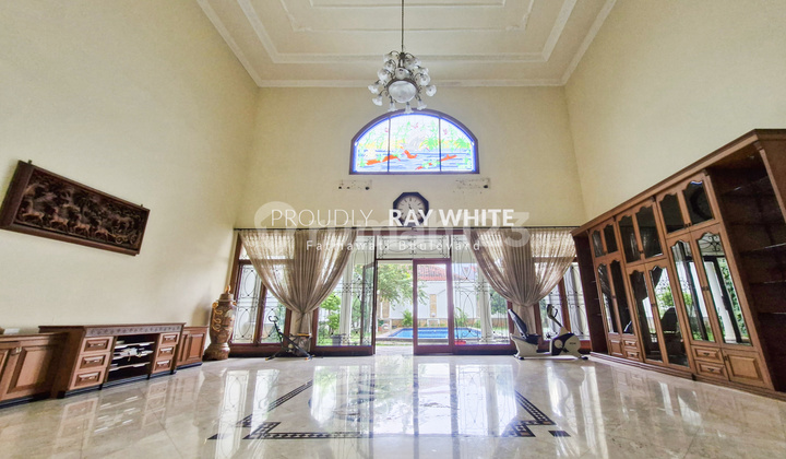 Spacious Garden House Strategic Location Cipete 2