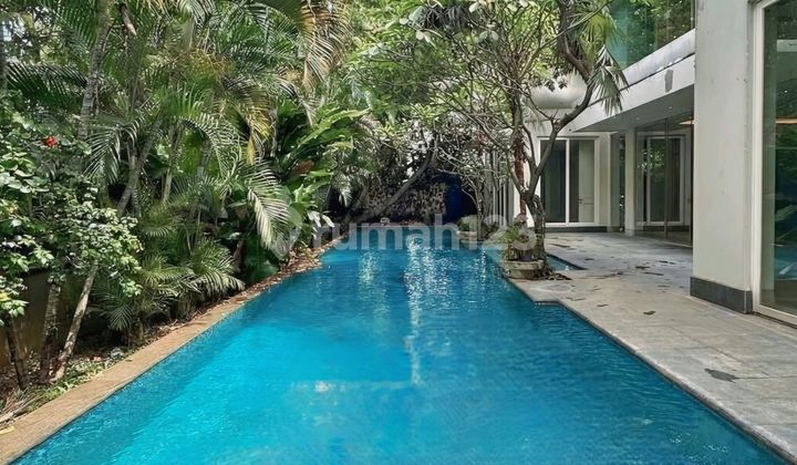 Classic Modern Mewah Lokasi Premium di Brawijaya Kebayoran Baru