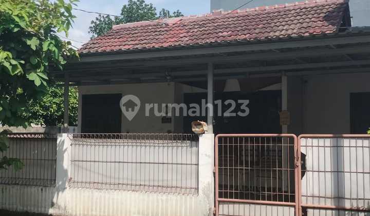 Looking for a House in Bermis Complex Kelapa Gading 2