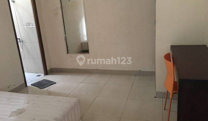 Rumah kost dg11 kamar dekat jl aya jatiwaringin. 2