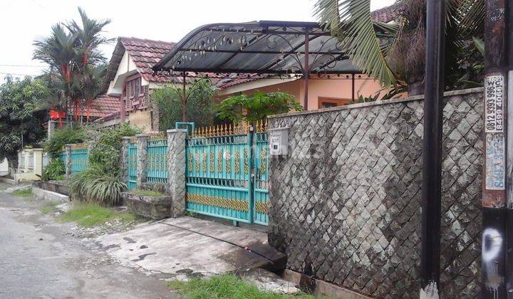 RUmah tinggal di komp jatiwaringin asri  2