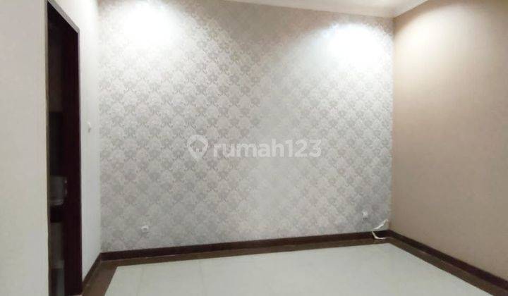 Rumah 2 lantai bagus  di Cluster  Premium Jatimakmur 2