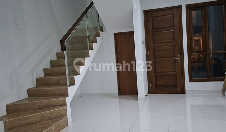 Dijual.rumah Baru Minimalis Modern.bebas Banjir.jatiwaringi 2