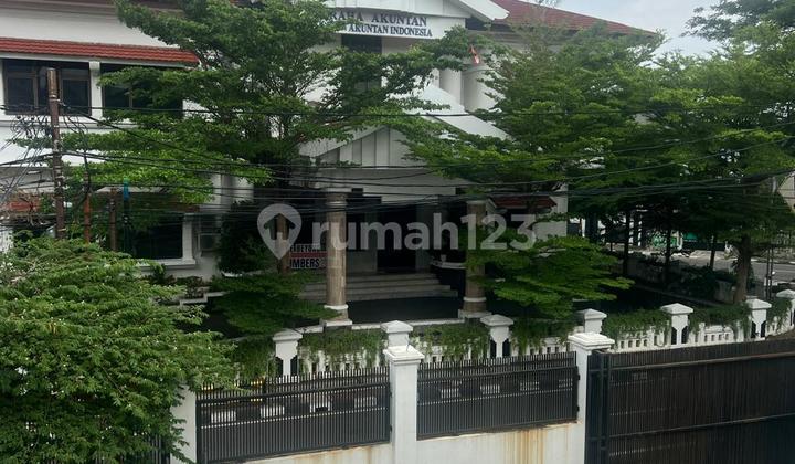 For Sale House In Menteng With 21 Rooms