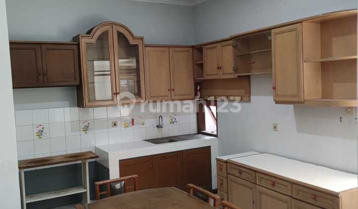 Rumah Semi Furnished Di Batununggal Permai 1