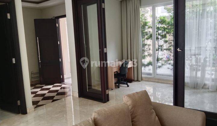 Disewakan Rumah Full Furnished di Kemang, 4BR, Kolam Pribadi 1