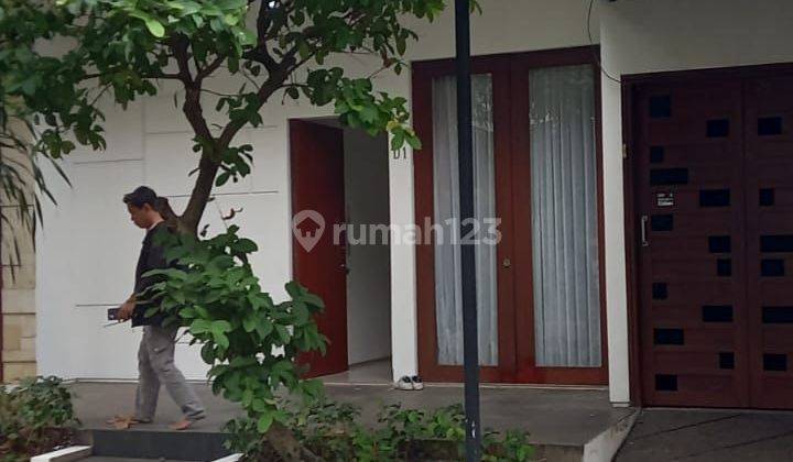 Rumah 2 Lantai Disewa Cilandak Dan Cipete, 4 Kamar, Dekat Mrt 1