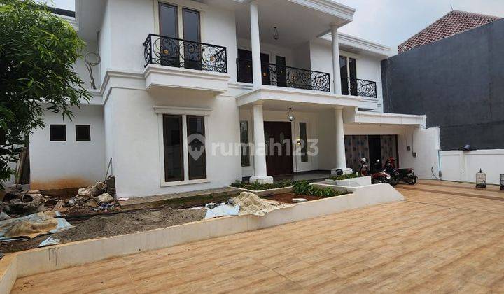 Rumah Brand New Mewah di Cilandak, Kolam Renang, Lokasi Premium 2