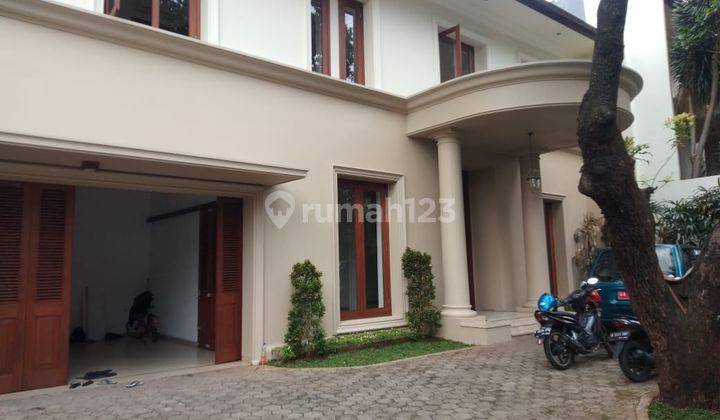 Rumah Mewah 2 Lantai di Cipete, 6 Kamar, Pool Dan Taman Luas 1