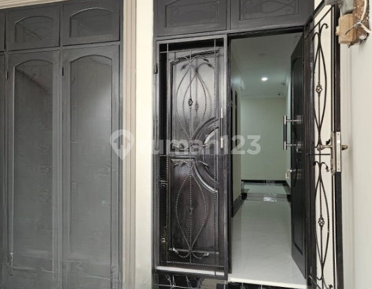 New Building 3-Story Boarding House in Kelapa Gading, North Jakarta 2