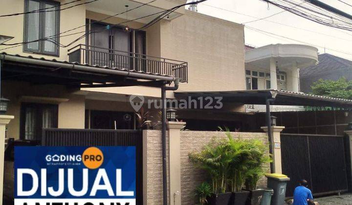 Rumah Cantik dan Mewah dengan Kolam Renang di Pejaten Barat 1