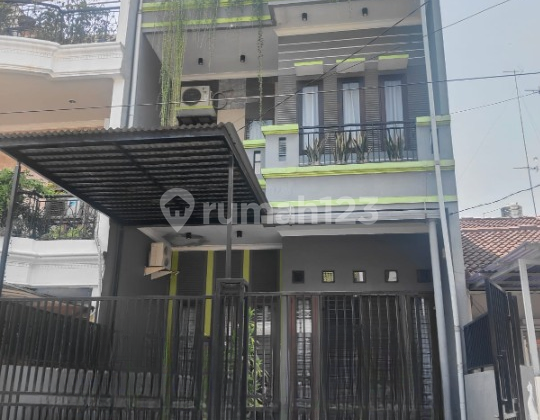Rumah 3 Lantai Siap Huni Full Furnished di Sunter Jakarta Utara