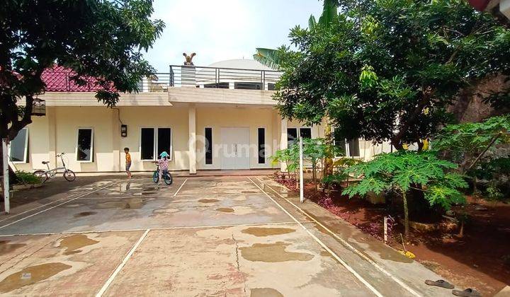 Rumah Dengan Kolam Renang Di Kav. D P R D Penggilingan Jakarta Timur 1