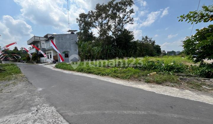 STRATEGIS KOST MAGUWO: 5 Menit Kampus Instiper dan Amikom Jogja