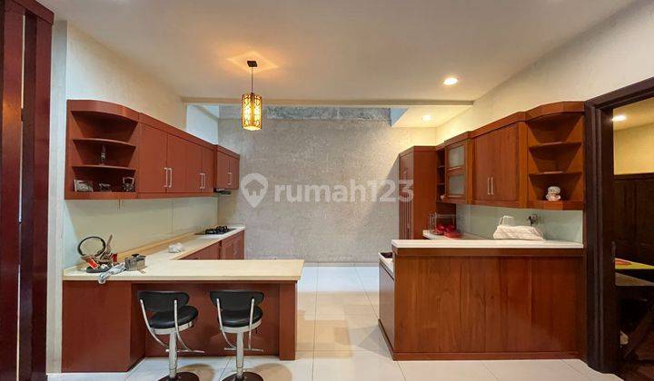 Dijual Villa Hook Dan Gandeng di Komplek Cemara Asri 2