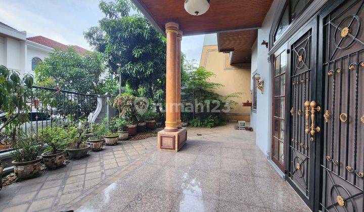 Di Jual Villa Jumbo Mewah Siap Huni Cemara Asri 2