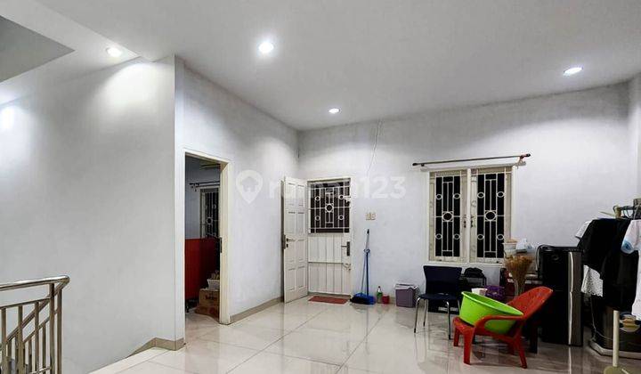 Villa Dijual Dengan Kondisi Terawat di Cemara Asri 2