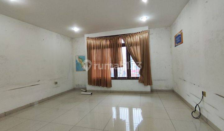 Ruko Pusat Kota Kawasan Ramai Lokasi Strategis di Gatot Subroto 2
