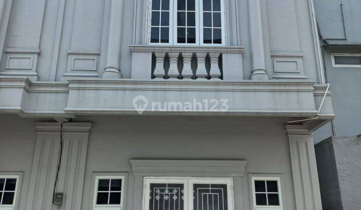 Dijual Rumah 2 Lantai Komplek Royal Mados Suite 1