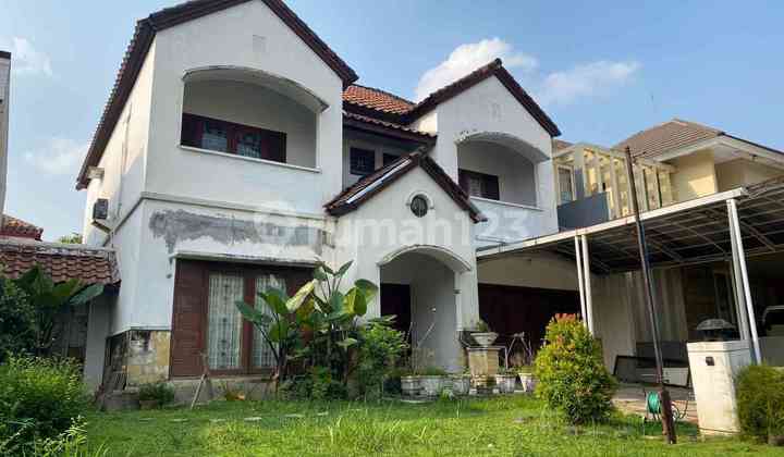 Modern Crystal Golf House Citraland West Surabaya