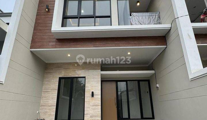 Minimalis Modern di Mulyosari Utara Surabaya Timur 1