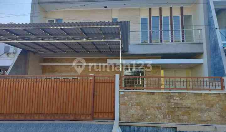 Minimalist House Dharmahusada Indah Utara Surabaya