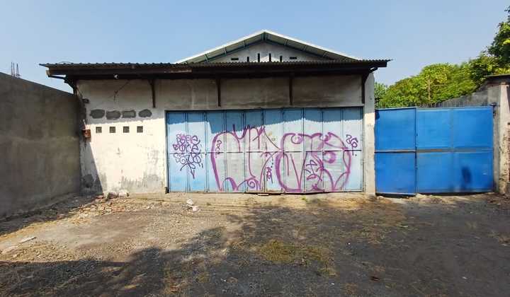 Ready-to-Use Strategic Shop and Warehouse in Sarirogo, Sidoarjo