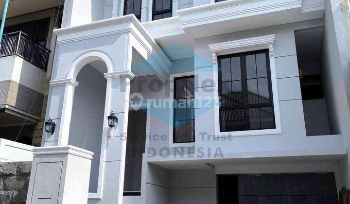 Rumah Modern Graha Famili Surabaya Barat 1