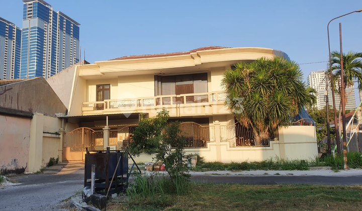 Kertajaya Indah Tengah Grand House