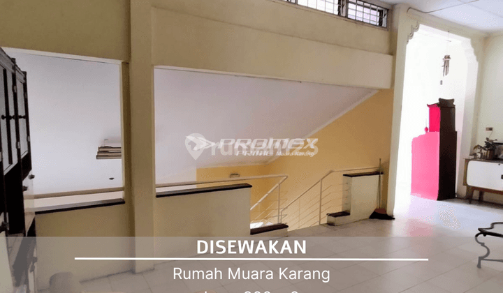 Rumah Pinggir Jalan Muara Karang, Jakarta Utara 2