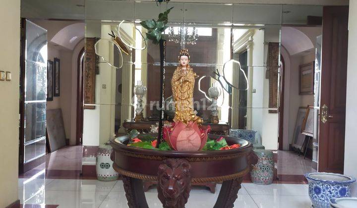 Rumah Mewah 2 Lantai Semi Furnished di Menteng 2