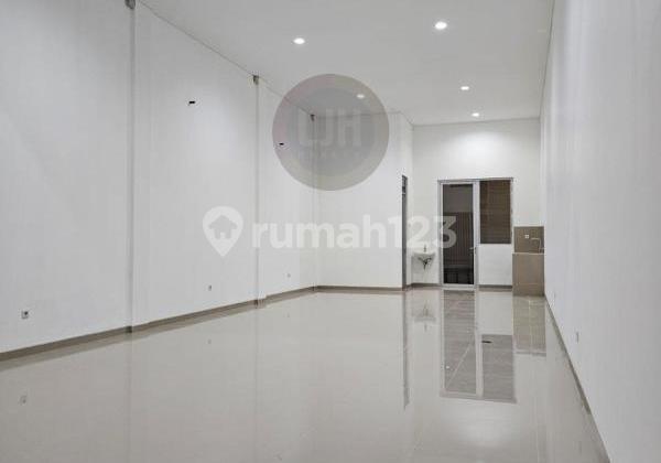 Ready-to-use shophouse in Middle Alley