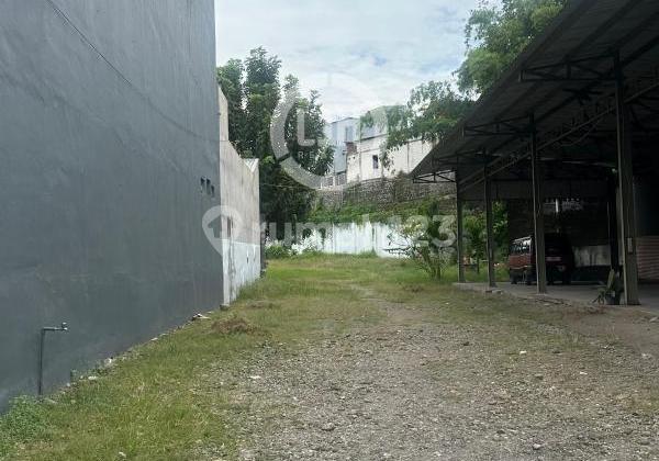 Lot Suitable for Cafe Business on Sri Kuncoro Street