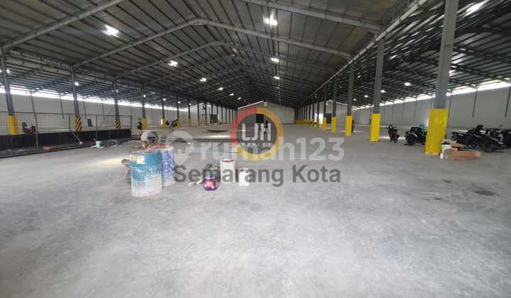 Gudang besar di Kawasan Industri Candi 2