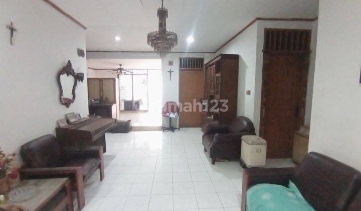 Rumah Semi Furnished di Pulo Asem Dalam Komplek Jakarta Timur 1