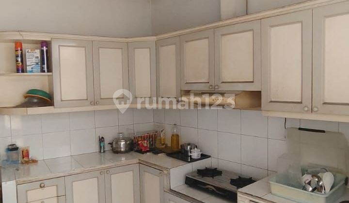 Rumah di Jalan Utama Ikan-Ikan Rawamangun 2 Lantai 2