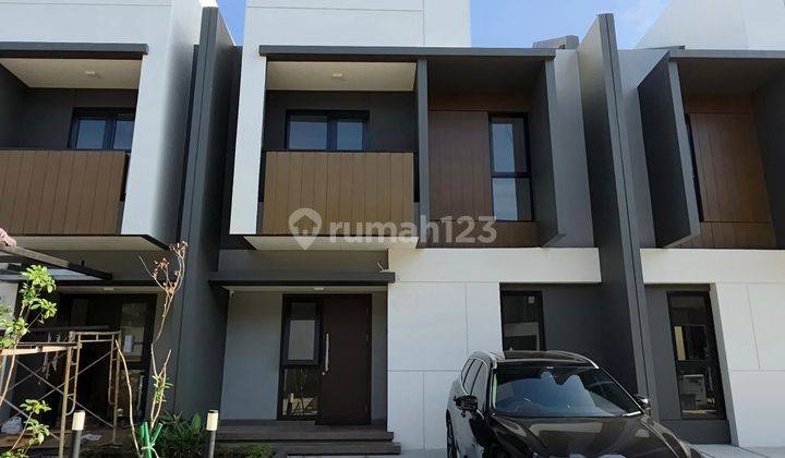 Rumah Brand New Regia Summarecon Crown Gading  1