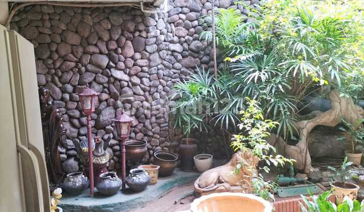 Rumah di Menteng Jakarta Pusat 2