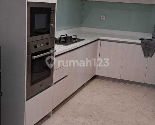 Apartemen Kensington Private Lift 2+1+1 Kamar Tidur