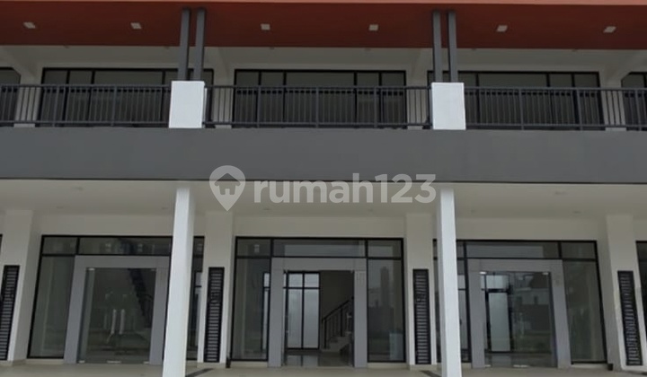 Ruko Gandeng Di Summarecon Crown Gading 