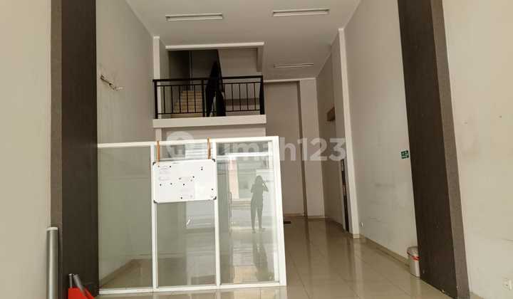 For Rent Emerald Shop House 3.5 Floors in Summarecon Bekasi Width 5 For Rent Emerald Shop House 3.5 Floors in Summarecon Bekasi Width 5
