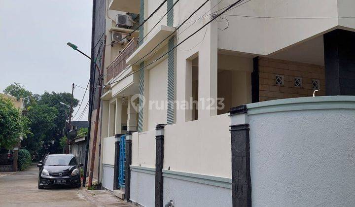 Rumah Hook 2 Lantai Jadi Kos Kelapa Gading Timur 2