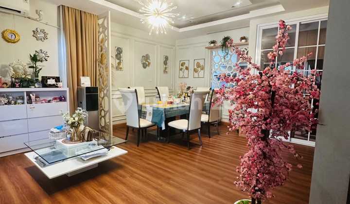 Rumah Bagus Hook Burgundy Summarecon Bekasi