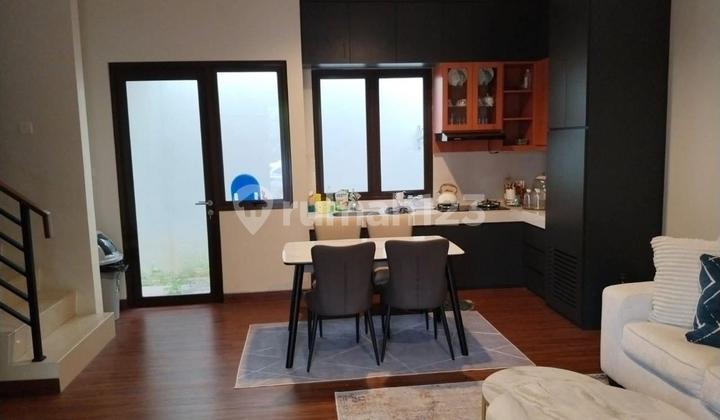 4 Bedroom House in Burgundy Summarecon Bekasi Semi Furnished 2