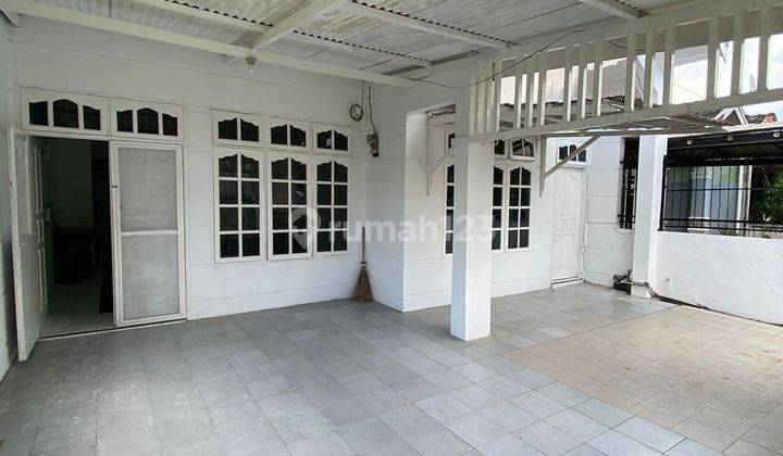 Rumah 4 Kamar Lokasi Jl Karya Wisata Johor 1