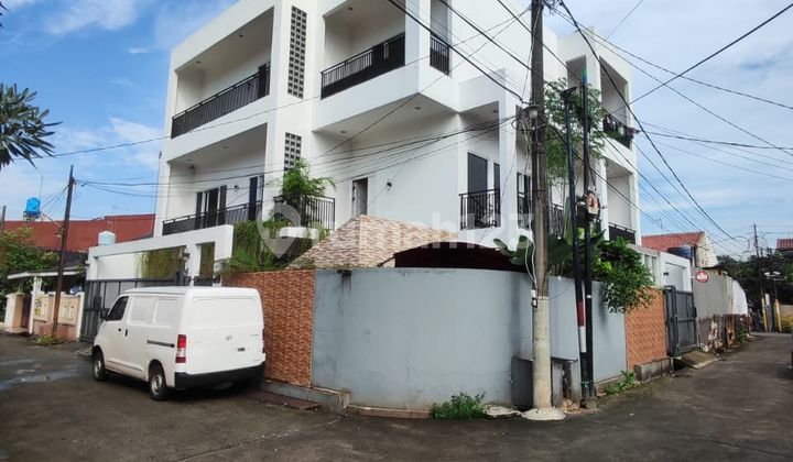 Rumah Kantor Hook 3 Lantai Full Furnish Mewah di Jatibening Timur Jakarta