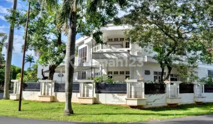 Rumah Mewah Semi Furnish Luas Asri di Metro alam Pondok Indah Jakarta Sel  