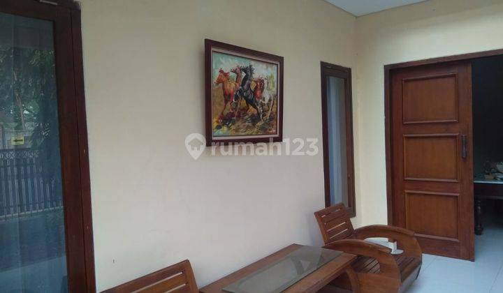 ruang tamu rumah 2lantai baru clasik mewah