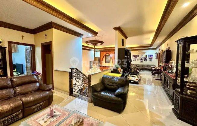 Rumah Mewah Clasik Semi Furnish di Komplek Pati Pancoran Jakarta Sel 2