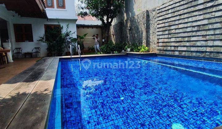 Rumah Clasik Swimming Pool Furnished di Rawamangun Jakarta Timur 1